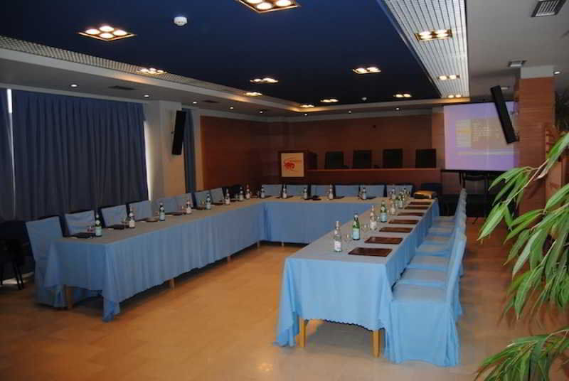 Aragosta Hotel & Restaurant Durrës Üzleti fotó